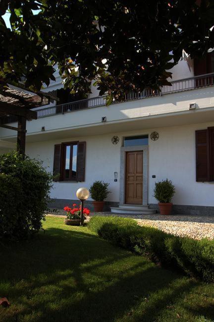 B&B Marge Oltrona di San Mamette Exterior photo